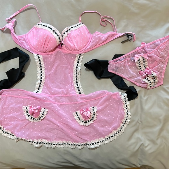 Lingerie Set - Picture 1 of 2